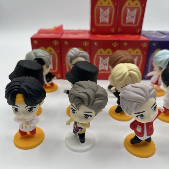 BTS Tiny Tan Lot Of 31 Figures 14 With Box 16 Loose Figures Assorted Collectible - Picture 2 of 7